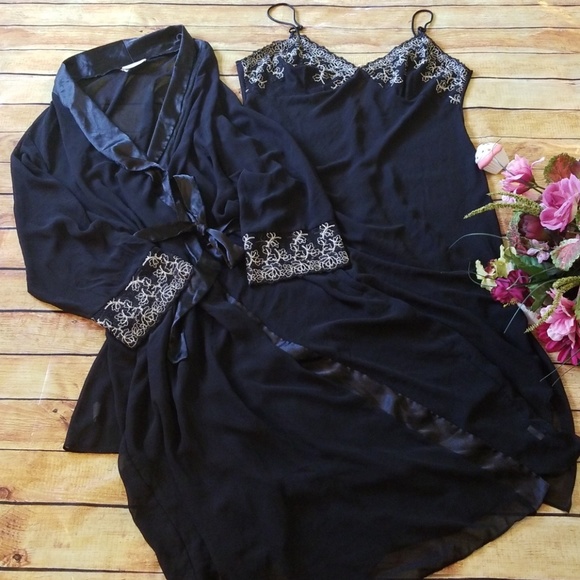 California Dynasty Other - 🌹Black Lingerie Nightgown and Robe Set, XL